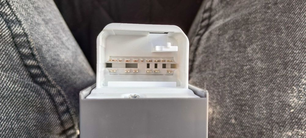 Блок управления стеклами rav4,camry 40,corolla