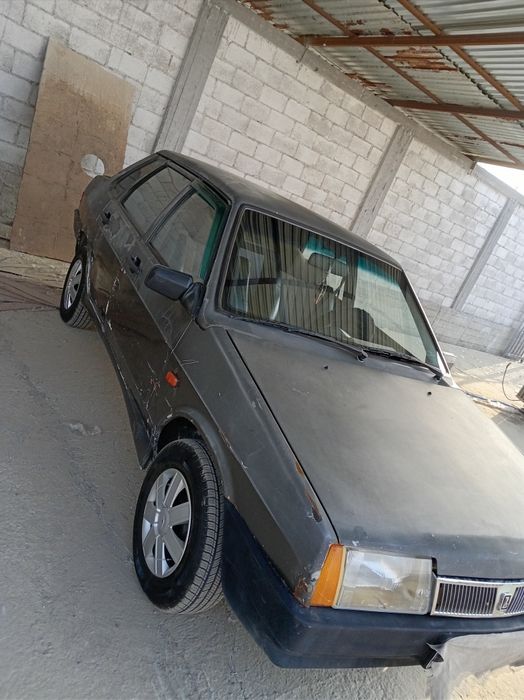 Машина сотилади.