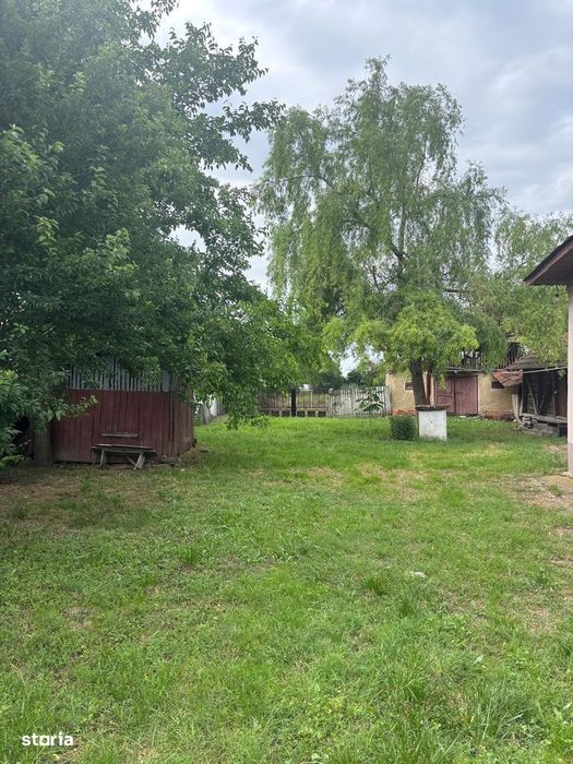 Casa De Vanzare+Anexe, Teren=2775 Mp
