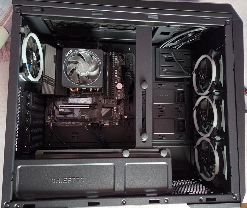 PC gaming Ryzen 7 5700g,B550,16gb ddr4,ssd+hdd,850w,nou