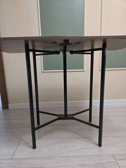 Стол-книжка элегантная