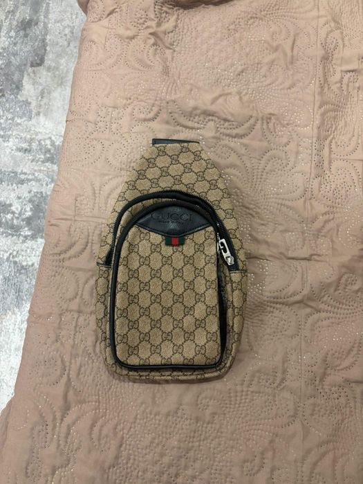 Gucci чанта за носене през рамо