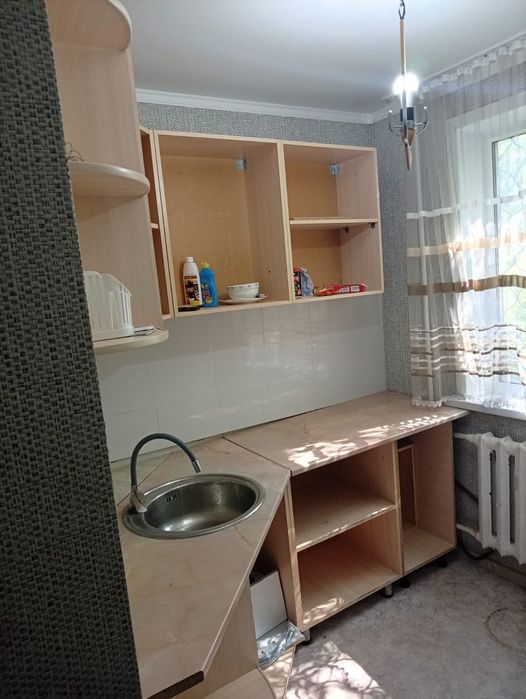 Продаю  кухонный гарнитур