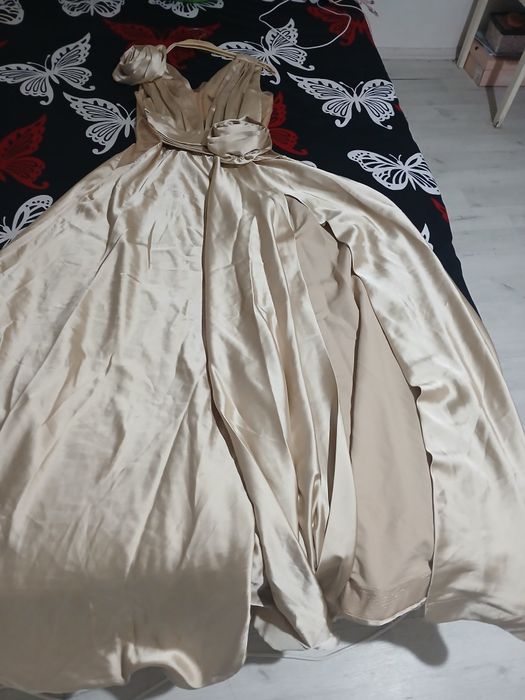 Rochie de vanzare eleganta   pt .orice petrecere stare bună  pret 600 lei