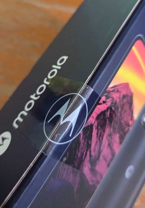 Моторола Moto E13