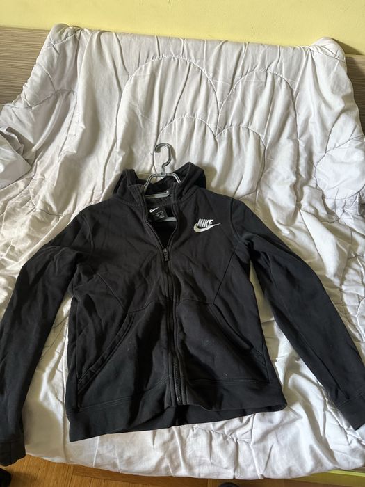 Суитшърт с поларена подплата и качулка, Черен