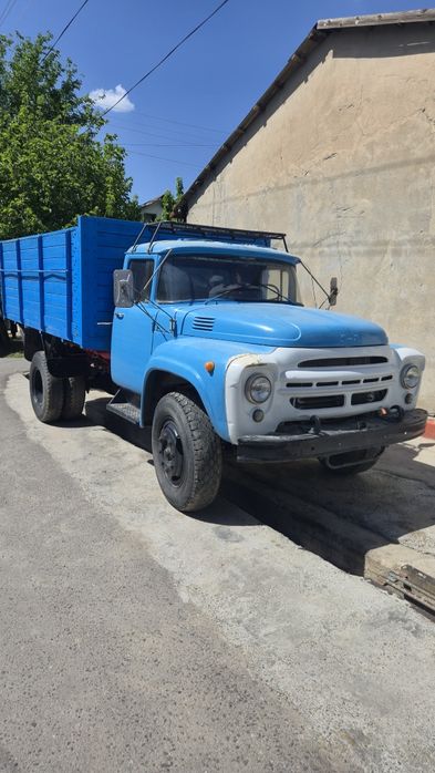 Zil 130 sotiladi