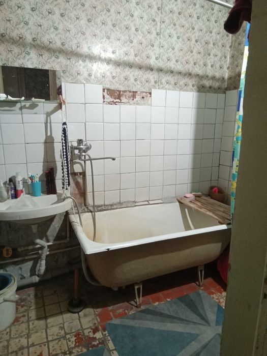 Продам 2ком квартиру в центре Карасу 1.