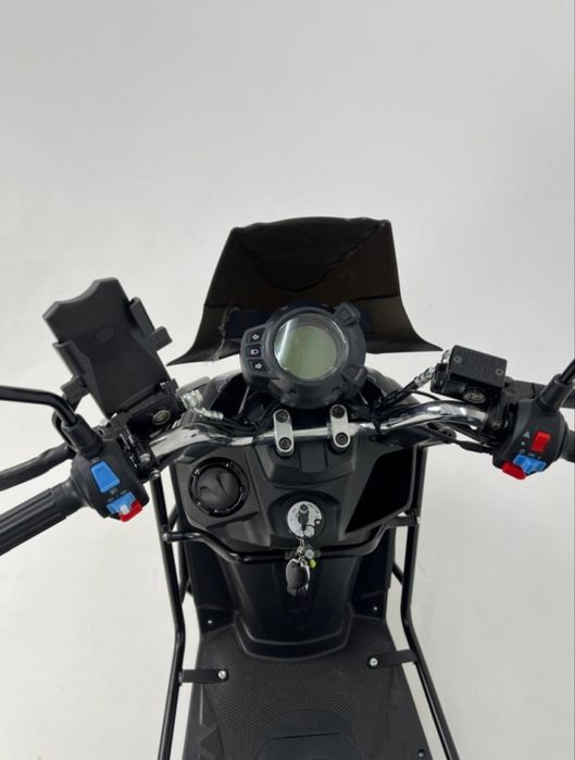 Скутер KMD Samurai 150 черный, белый