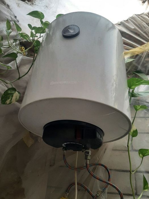 Котел водогрейный электрический  Аристон 60л