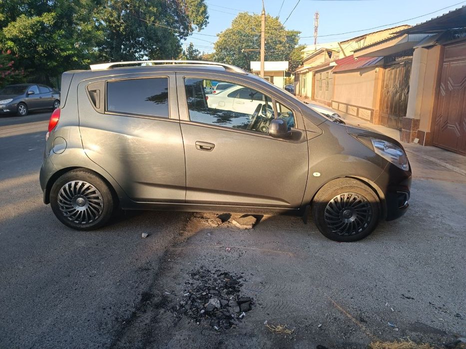 Автомабил Спарк 2022