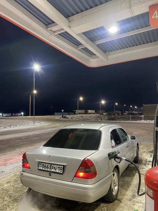 продам или обмее мерс с 180