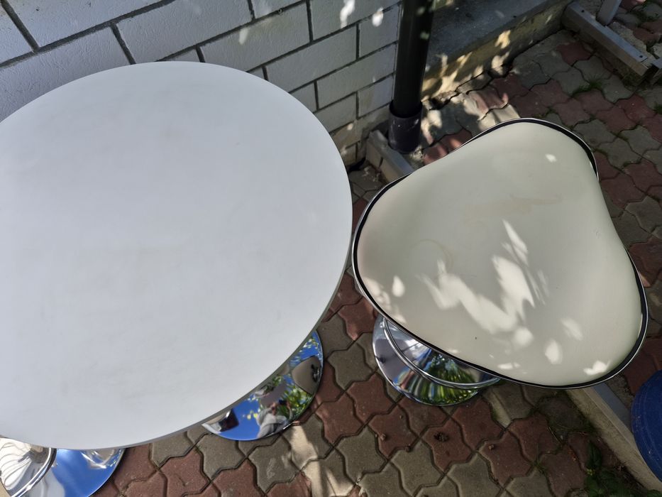 Set masa cu scaune bar