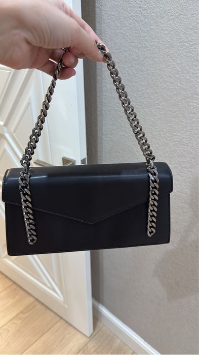 черная сумка Charles & Keith