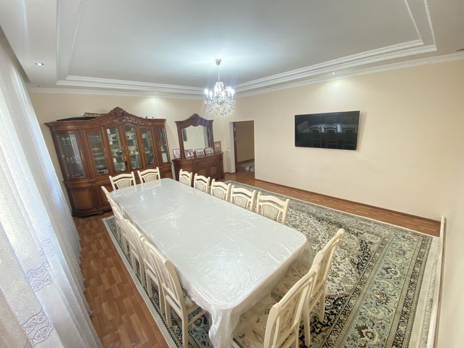 Продам стол для гостинной