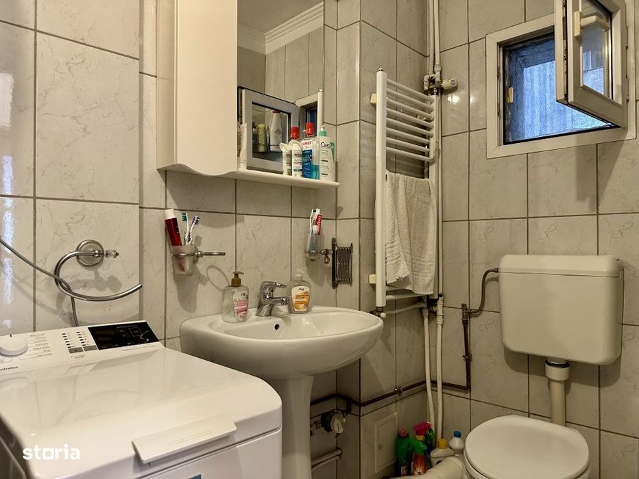 Apartament 3 camere Gorjului, 69,5 mp, 2 bai, 2 balcoane, bloc 1979