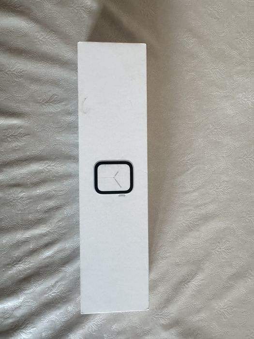 Продам apple watch 4 44mm silver