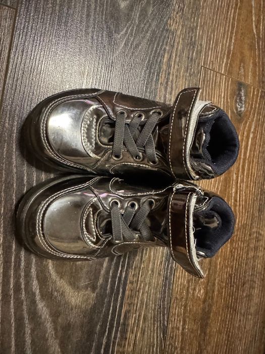 Детски пантофи, боти и кецове