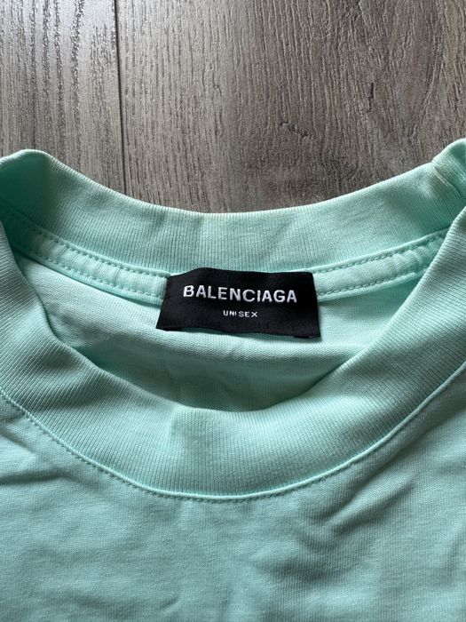 BALENCIAGA тениска нова!!!