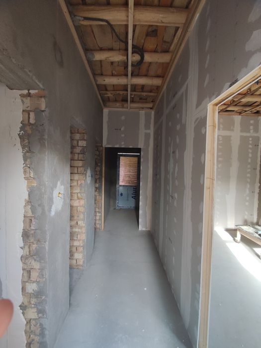 Uy sotiladi general rengen kocha  kotta yolga 50-100 metr