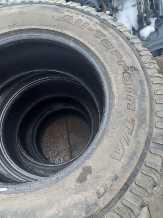 Продам резину 265/70/17