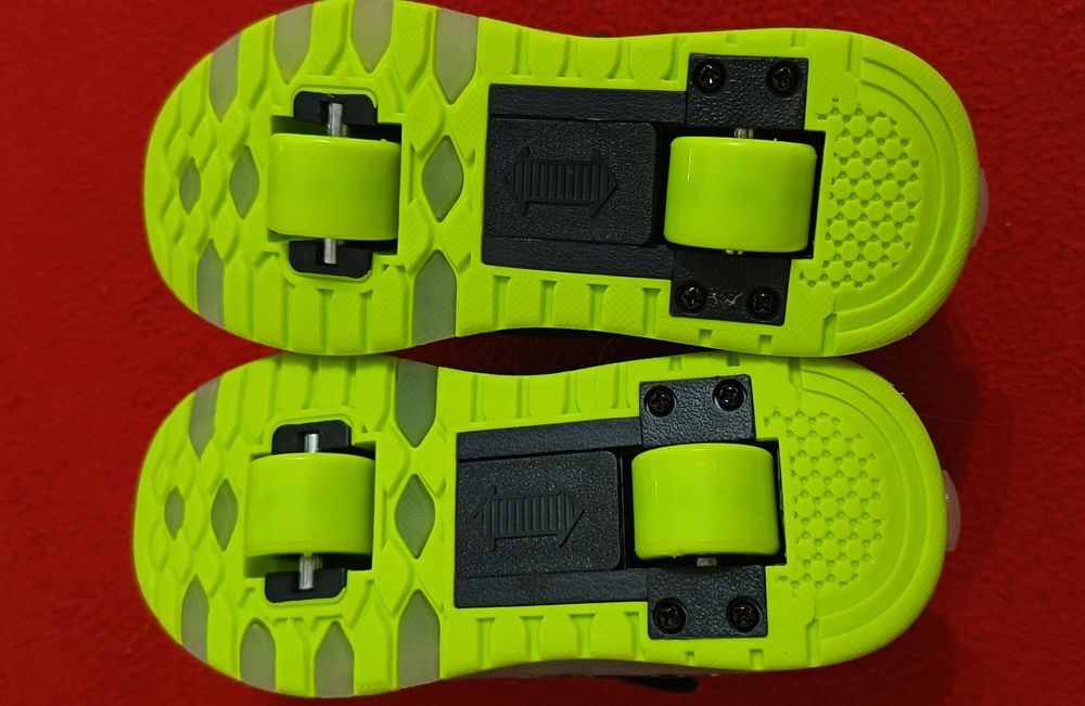 Adidași copii cu role și lumini led