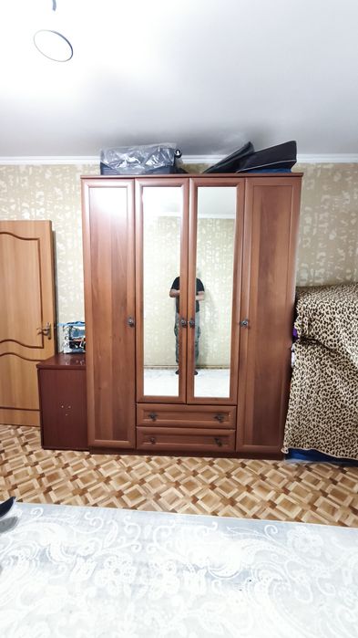 Продам б/у шкаф, торг уместен