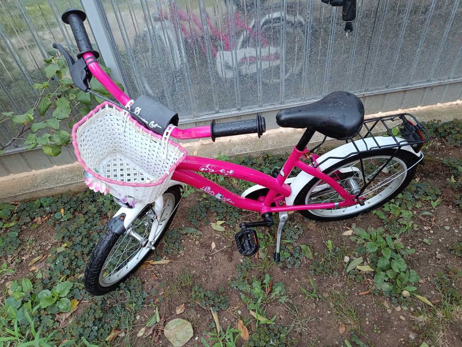 Vand bicicleta fetite roz roti pe 18"