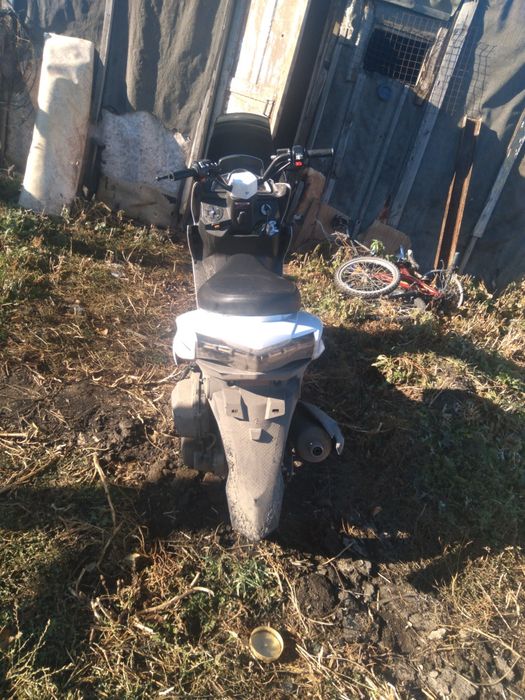 Продам скутер 175кубикав
