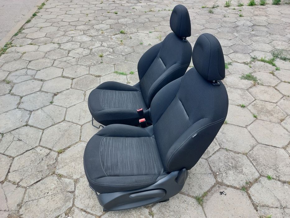 Седалки за Пежо 208