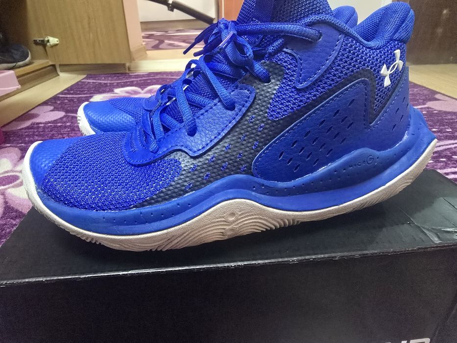 Маратонки Under Armour номер 40