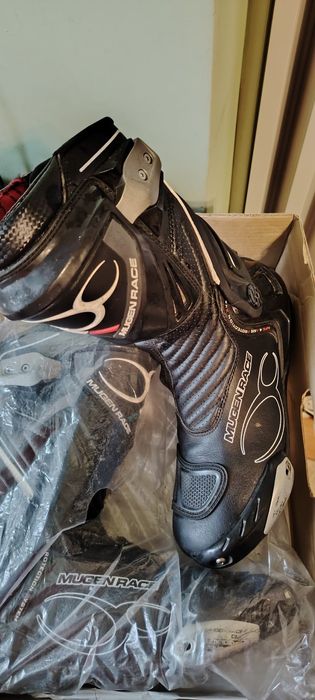 ‼️ De vânzare echipament moto Mugen Race – PREMIUM, stare EXCELENTĂ ‼️