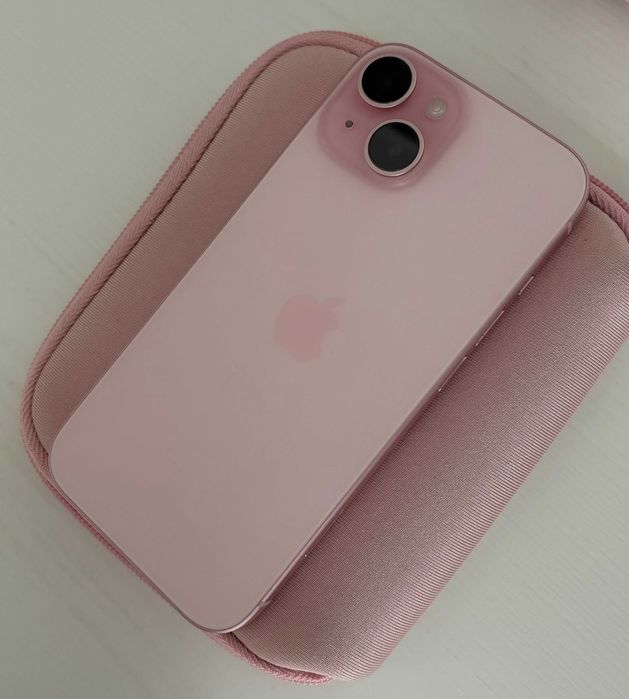 Telefon mobil Apple iPhone 15, 128GB, 5G, Pink