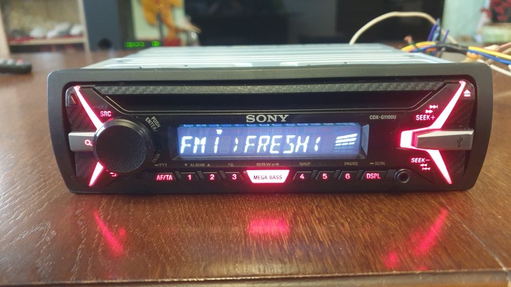 Авто радио плеър музика за кола Сони Sony CD MP-3 USB AUX
