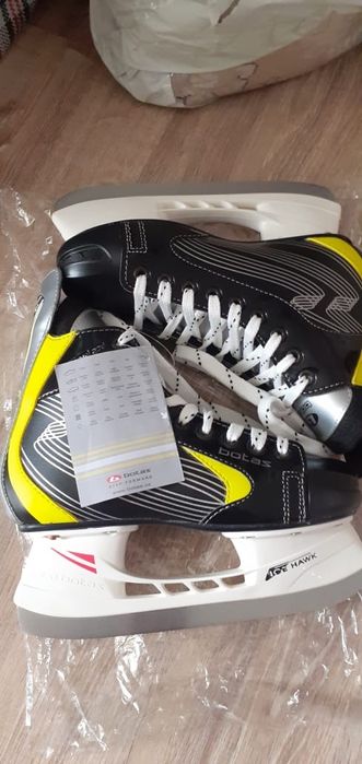 Продам за дешево коньки новые