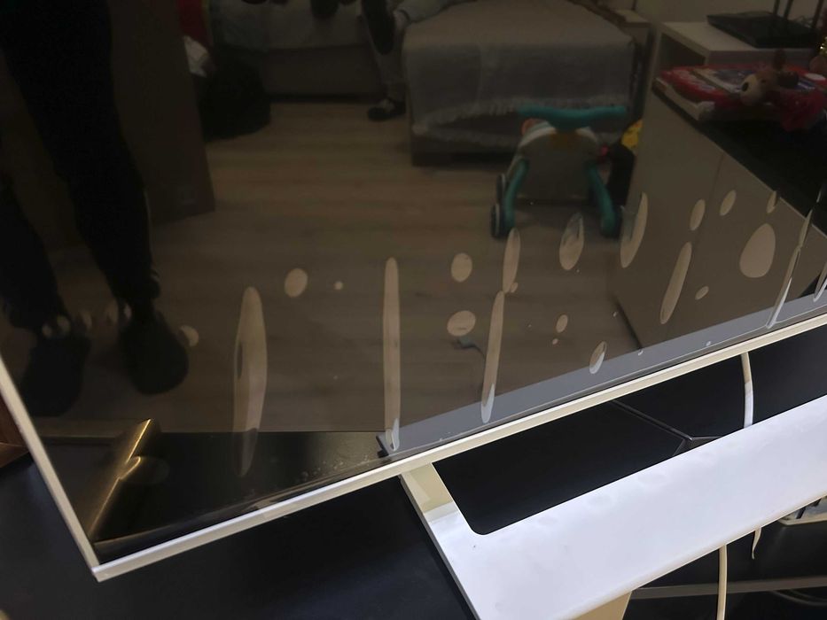 Телевизор Samsung BU8500 Бял