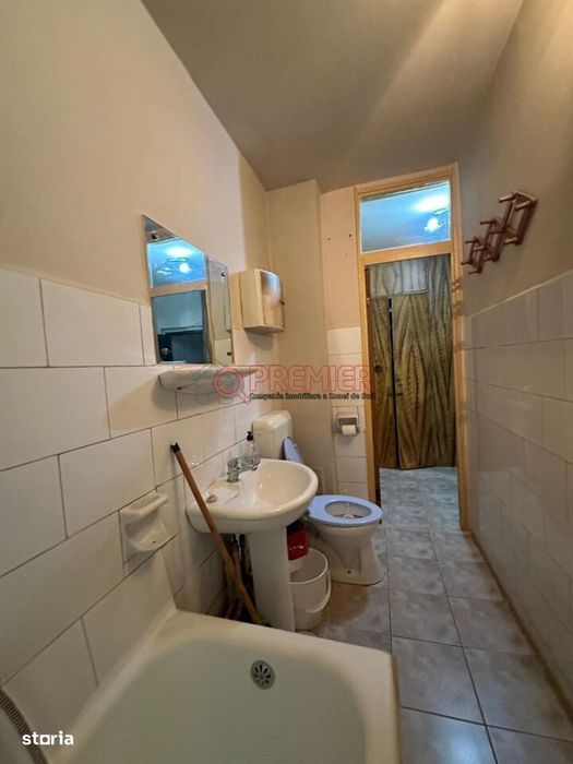 Garsonieră spațioasă | Parter | Mobilată și utilată | Balcon |