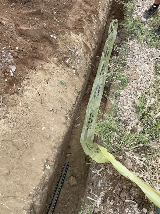 Prestari servicii excavare inchiriere miniexcavator 2.7t sapaturi