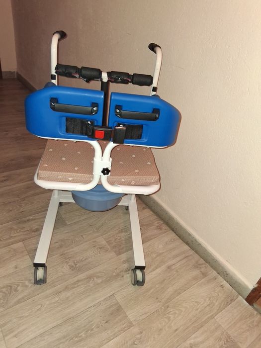 Хидравличен инвалиден стол