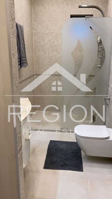 Дава се под наем Тристаен апартамент в Варна, Гръцка махала - 74 кв.м за 816 € - Снимка #3