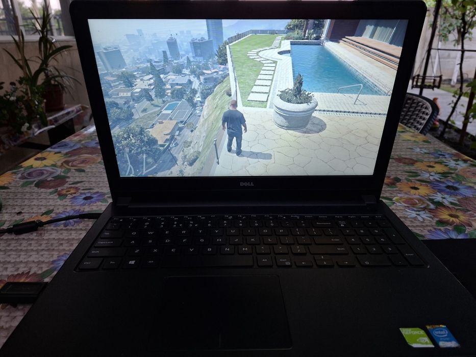 Laptop gaming Dell cu multe jocuri instalate Gta 5