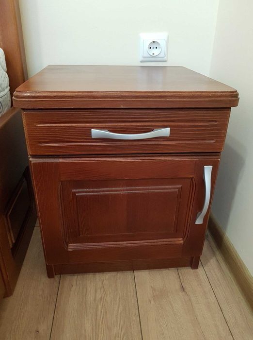 Нощни шкафчета от масив !