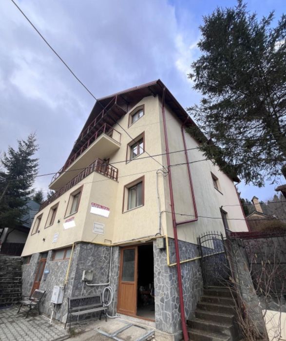 Pensiune de Vanzare in Sinaia - Casa Tibi