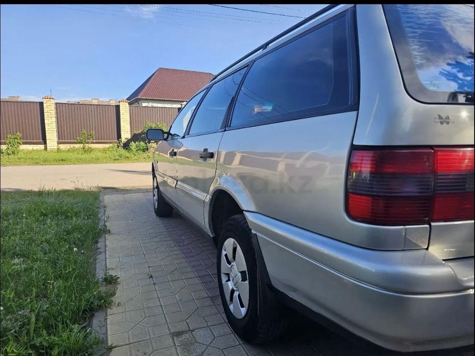 Продас Volkswagen Passat b4