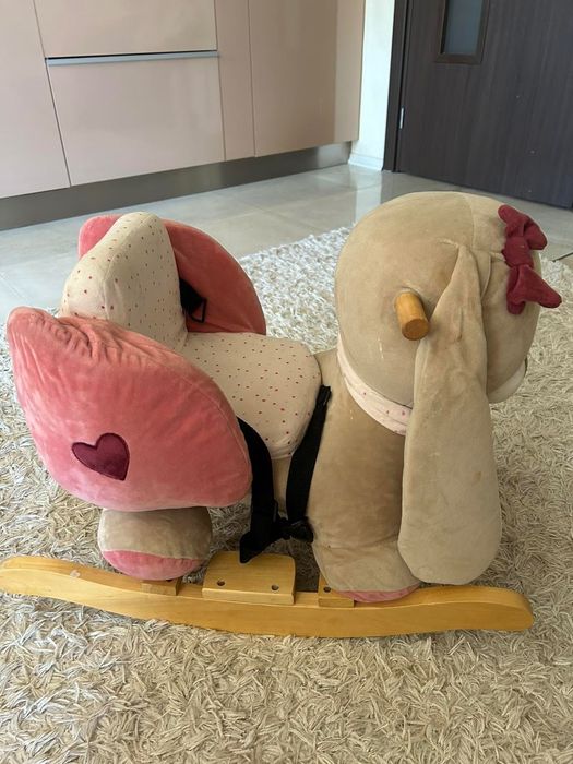 Детска играчка-люлееща