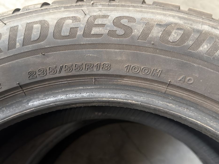 Vand 4 anvelope 235/55/18 bridgestone de iarnă ca noi