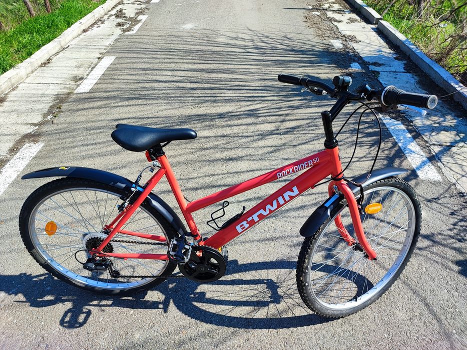 Vând bicicleta  b twin