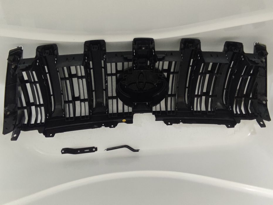 Решотка радиатора TLC Prado 150