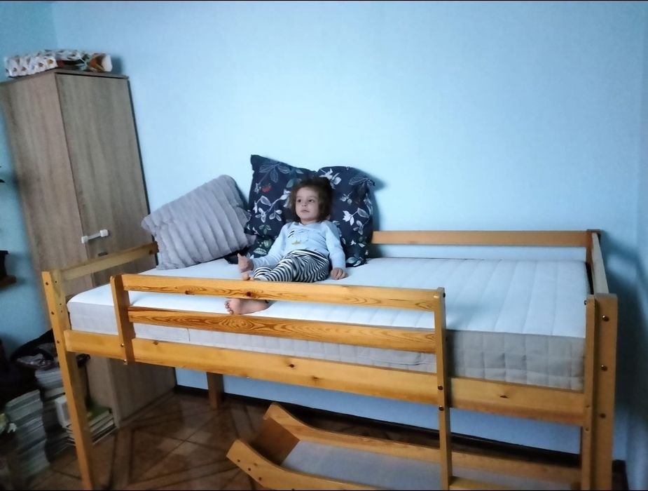 Pat etajat pentru copii cu topogan