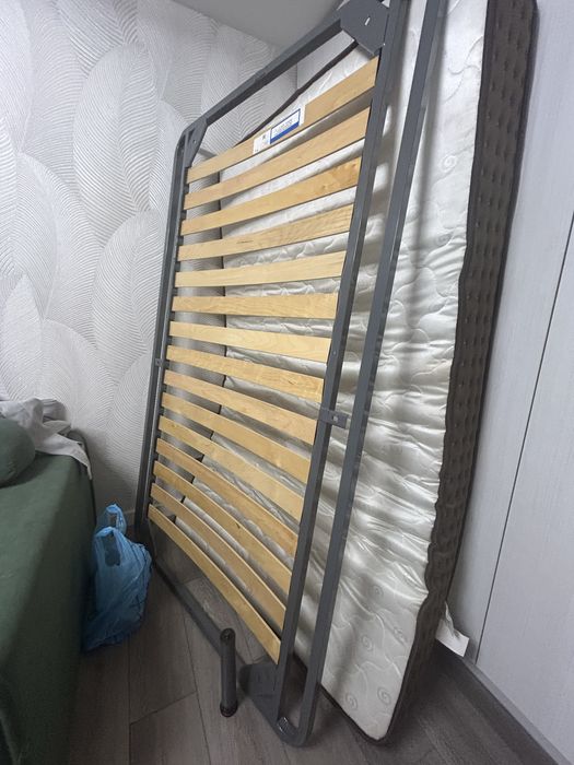 Продам, каркас и матрас б/у, 130*200